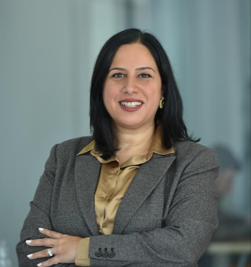 Er qoshnisining xotinini sikishini tomosha qiladi. Suratda yalangoch er-xotin